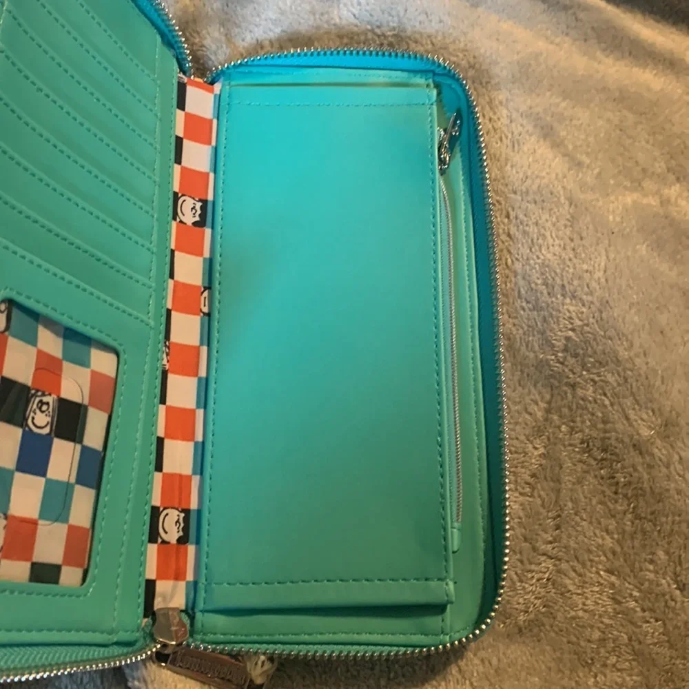 Nwt Loungefly Peanuts Wallet - Picture 4 of 4